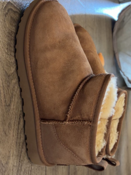 Uggs size 10 Ankle Boot - Chestnut Brown: new in box ( small defect last pic) main image 4